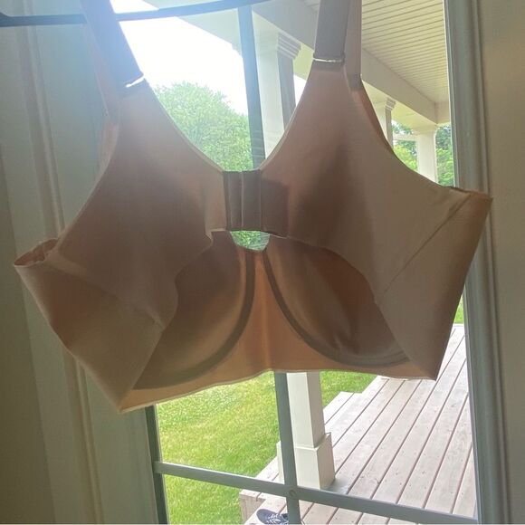 New Bali Easyflex Underwire Seamless Comfort Revolution Invisible Support bra - Picture 4 of 10